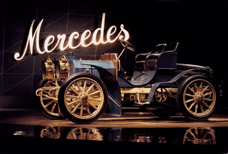 120 years of Mercedes – the girl and the brand