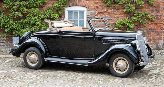 1935 Ford V8 Rumble Seat Cabriolet