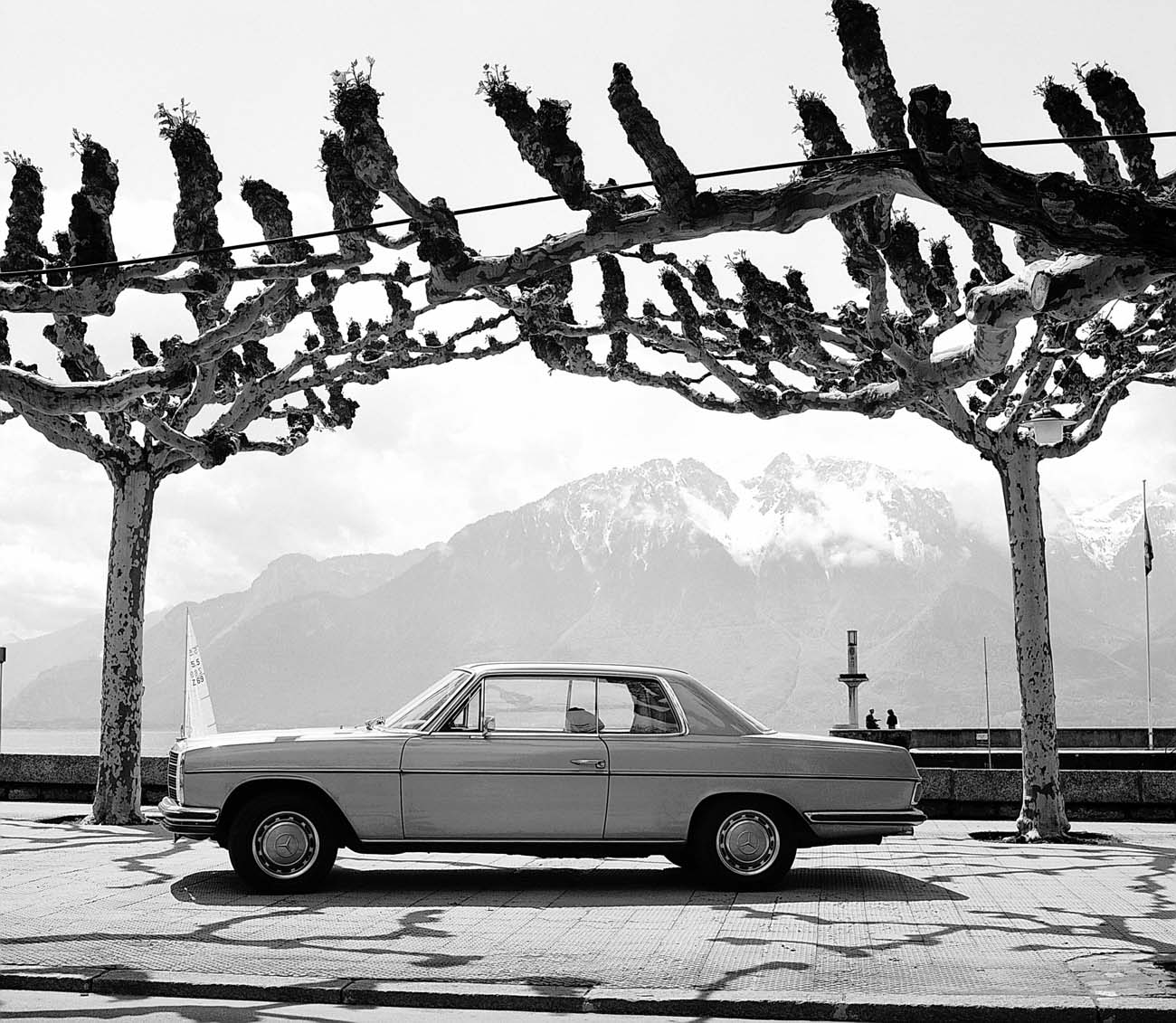 Premiere of the "Stroke Eight" coupés in 1968: The history of Mercedes-Benz E-Class coupés begins 50 years ago.