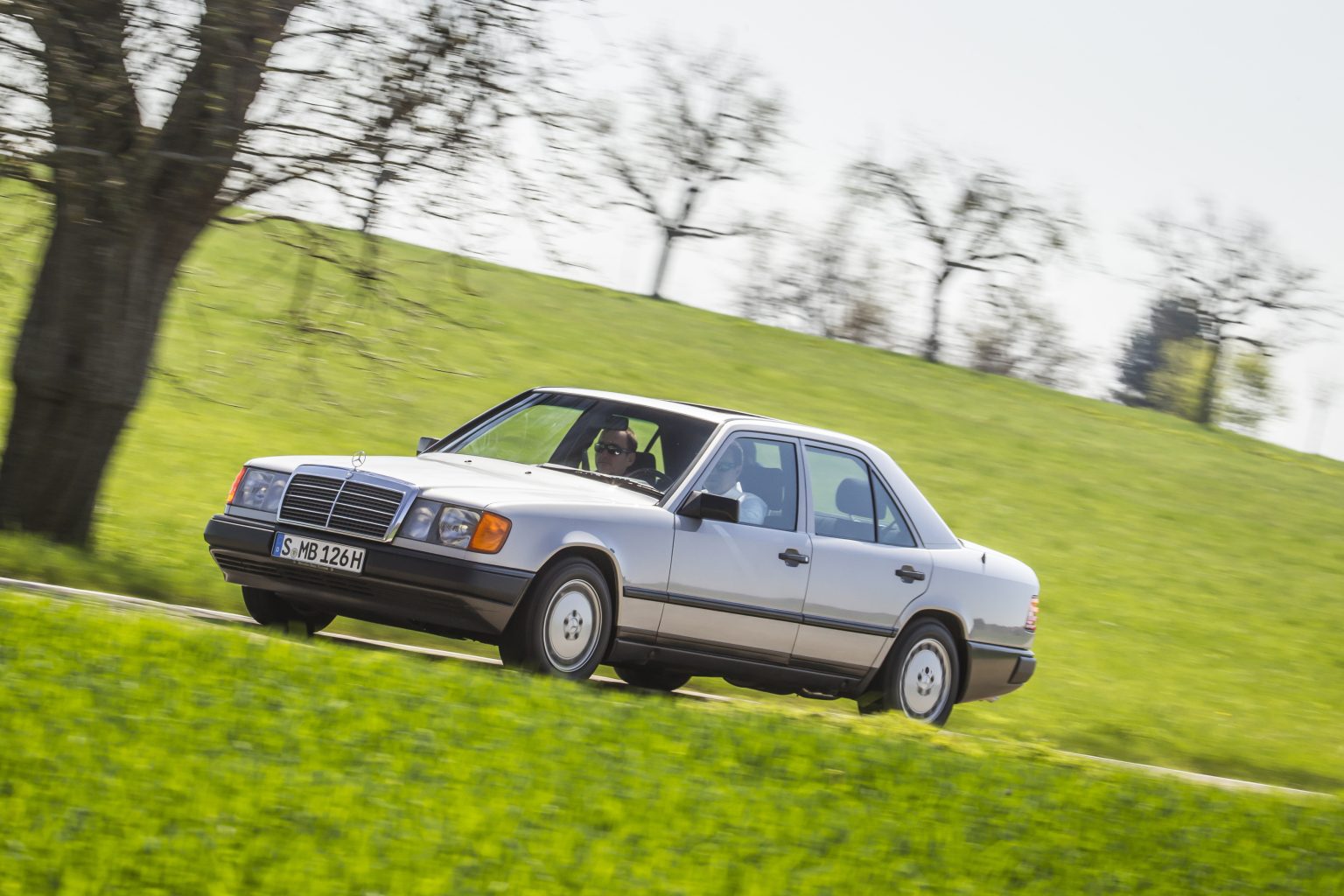 Mercedes-Benz 300 E W124 Saloon. Moving vehicle. Photo from the Mercedes-Benz Classic Insight “History of the E-Class” from 19 to 22 April 2016.