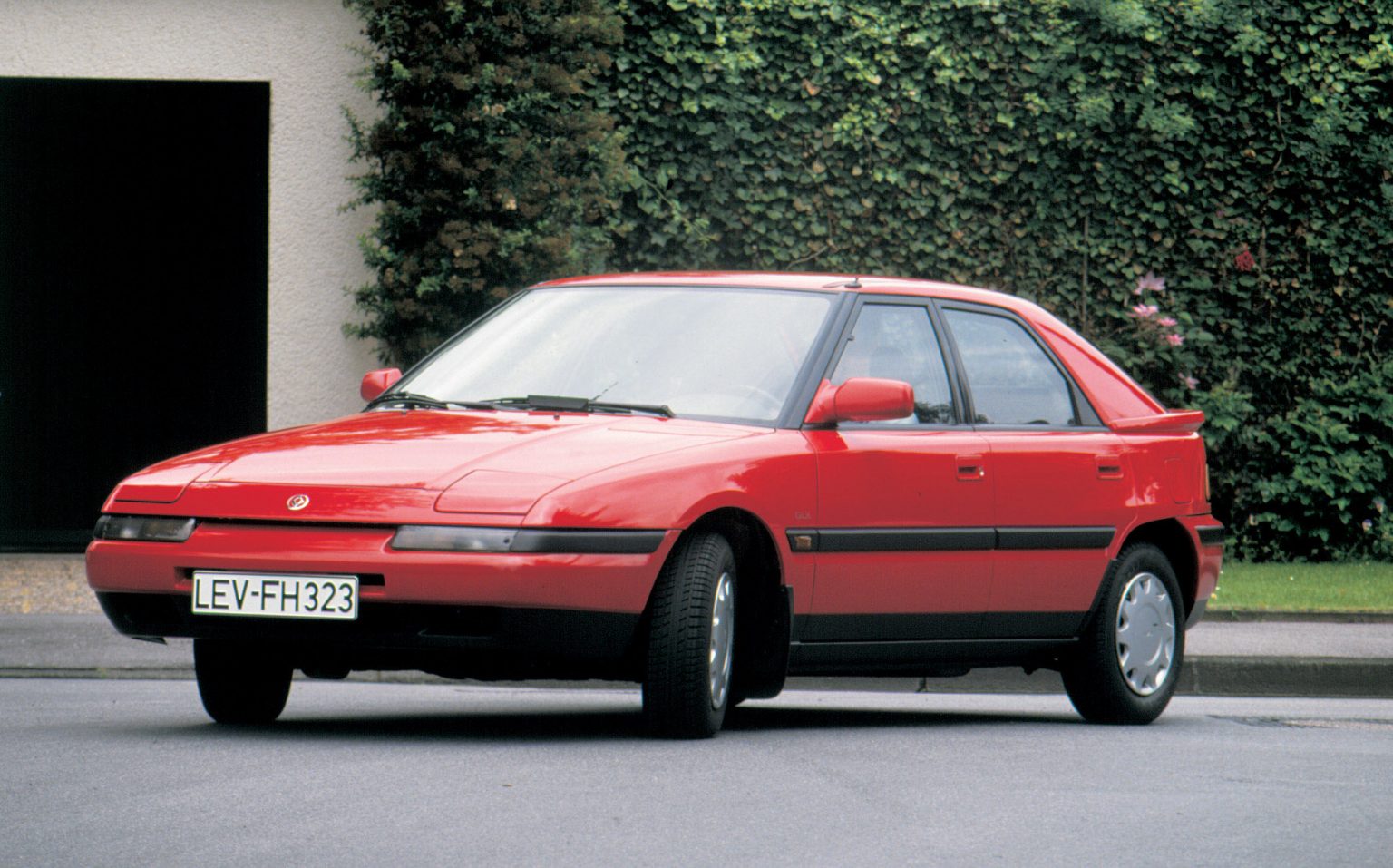 Mazda 323F, 1989