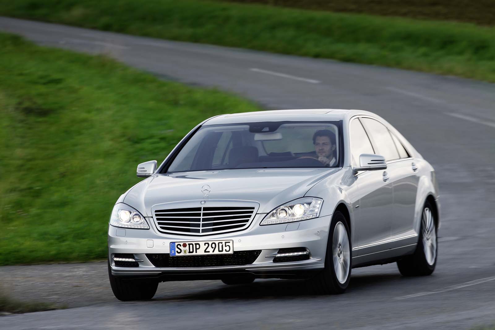 Мерседес белоруссия. Mercedes-Benz s250. Мерседес 250. Mercedes Benz w221 s250 CDI. Mercedes Benz s400 CDI.