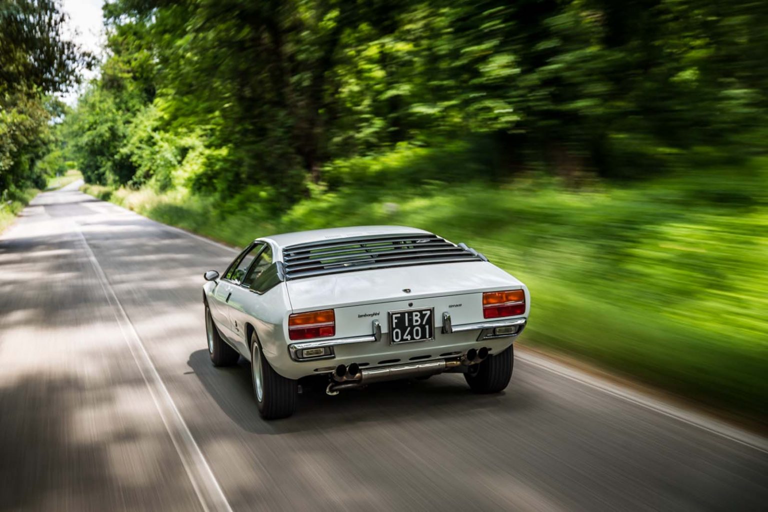 Lamborghini Urraco Moving - Rear