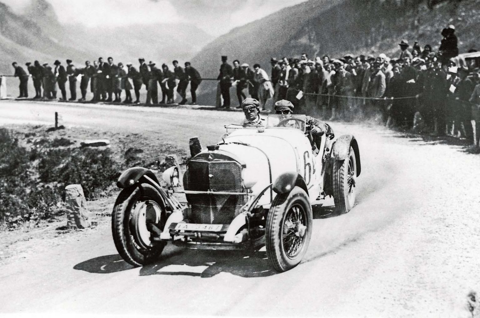 Klausen Pass race, 9 to 10 August 1930: Rudolf Caracciola at the wheel of a Mercedes-Benz SSK wins the sports car category. (Photo signature in the Mercedes-Benz Classic archive: 378767sport2)