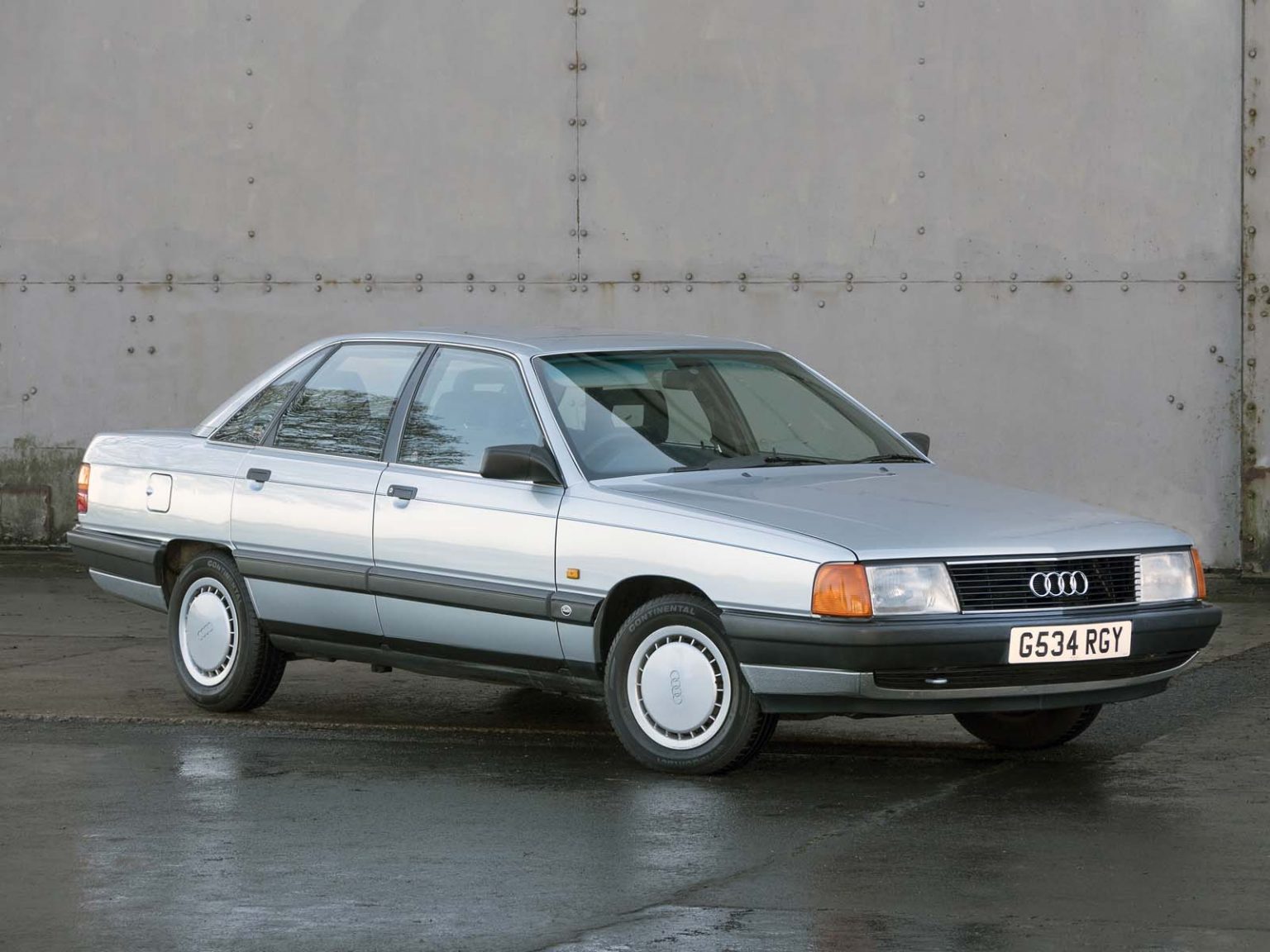 Audi 100 Saloon - 1989