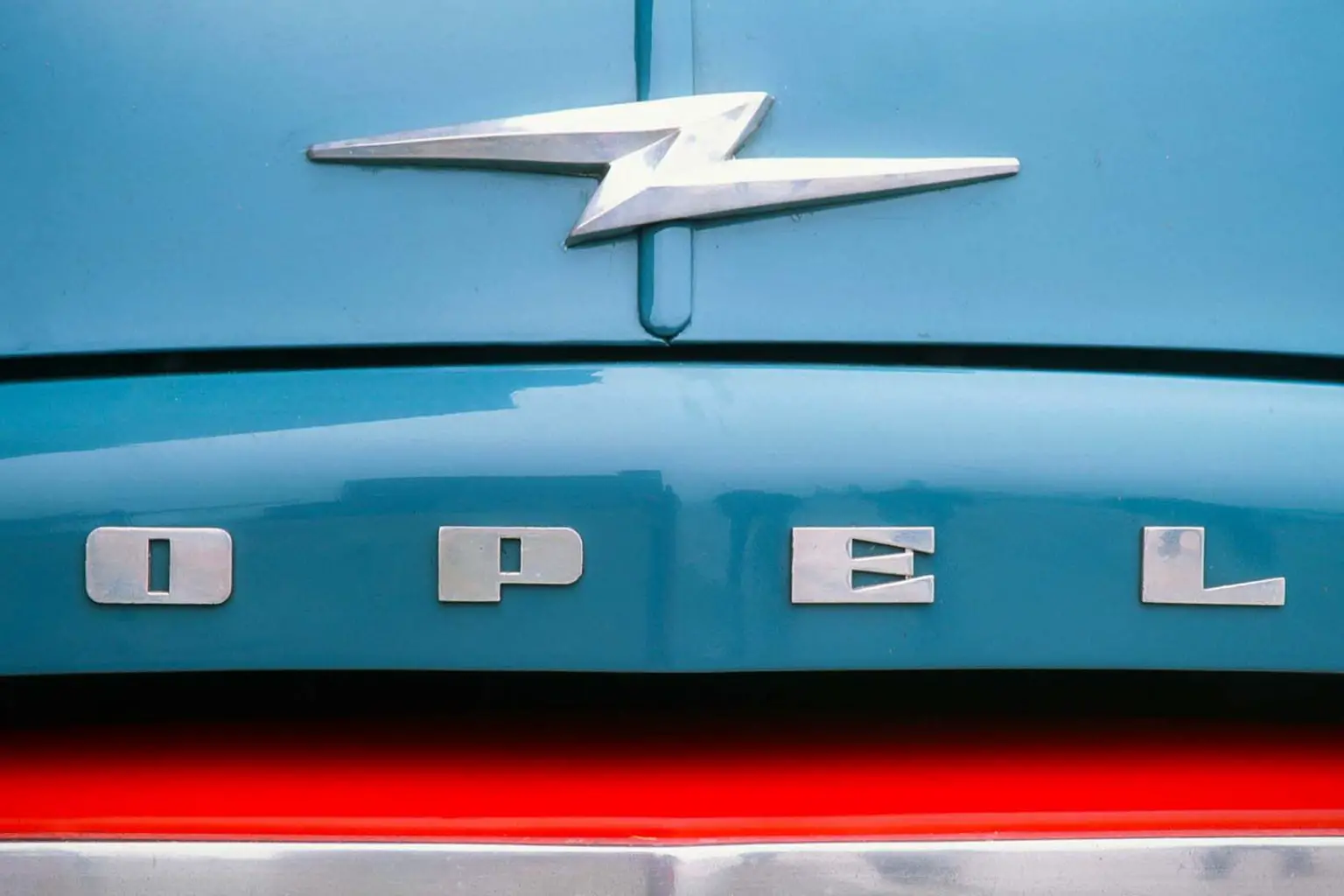 Front emblem Opel Blitz, 1952 / front emblem of 1952 Opel Blitz