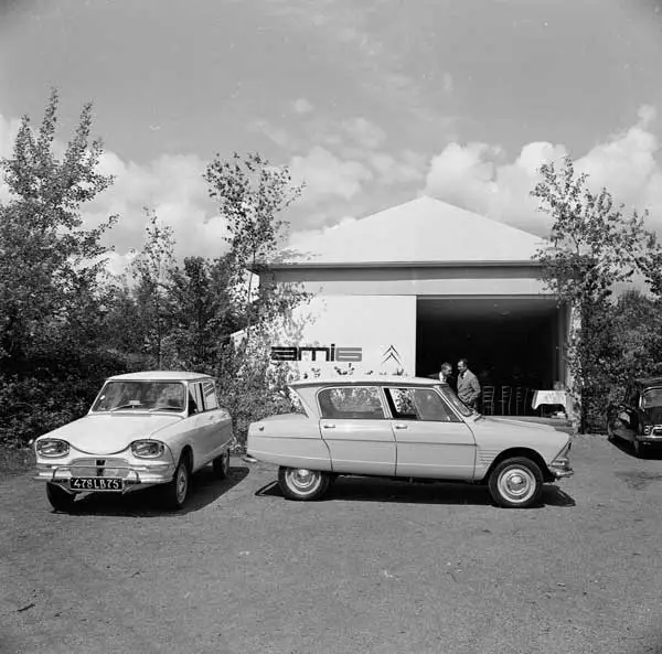 CITROEN AMI6 PRESS REVEAL 24 AVRIL 1961