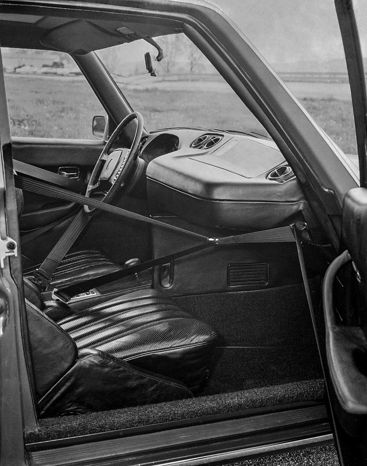 Mercedes-Benz Experimental Safety Vehicle - ESF 13 - Interior